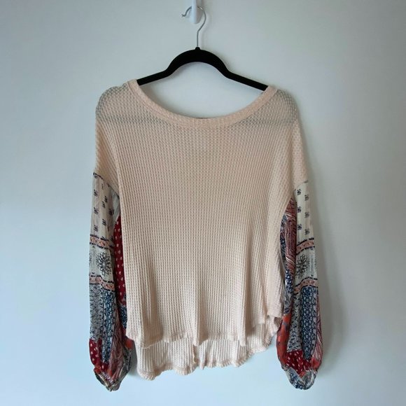 None Tops - Blouse with patterned sleeves